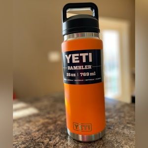 RARE YETI King Crab Orange 26 oz. bottle with chug cap